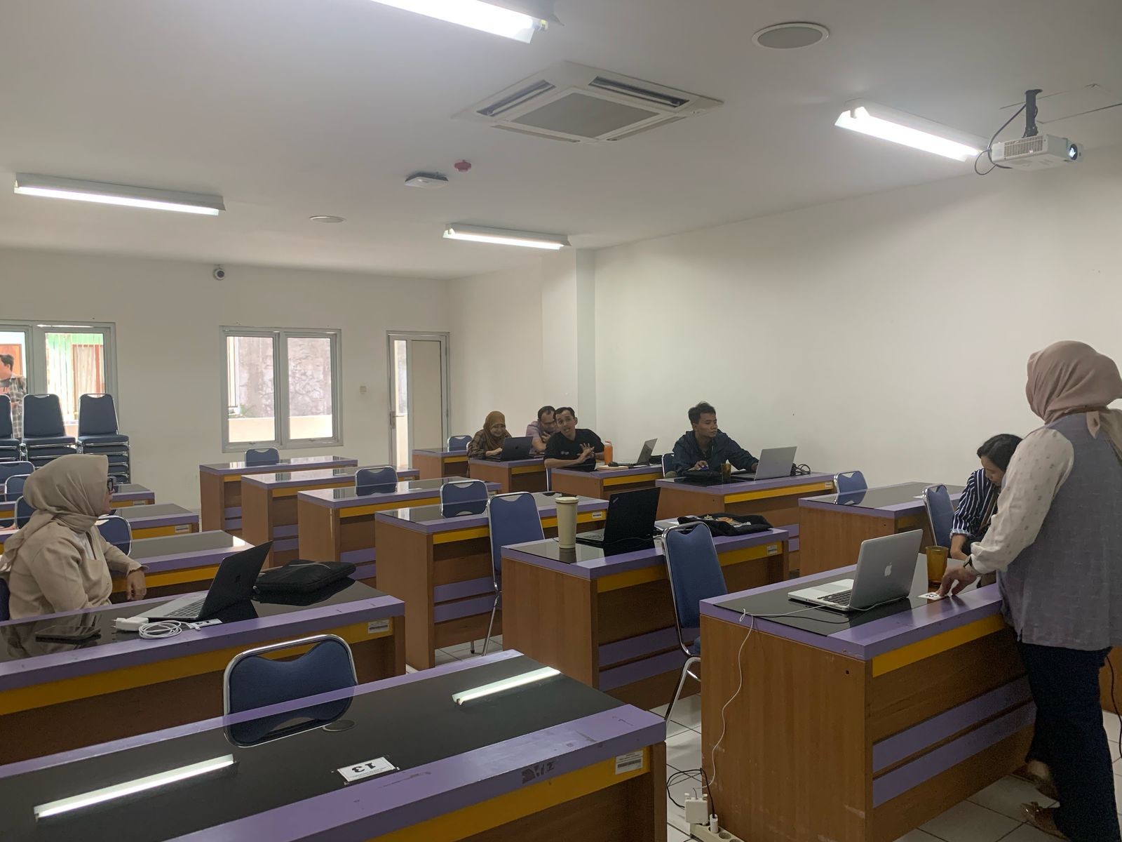 TINGKATKAN KUALITAS PEMBELAJARAN MELALUI EVALUASI DAN PENYUSUNAN KURIKULUM 2025, PRODI KOMUNIKASI SELENGGARAKAN BOOTCAMP