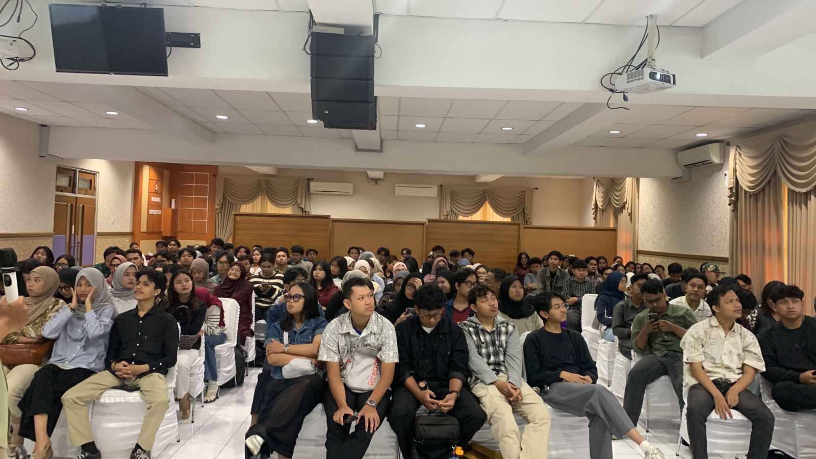 Sosialisasi Pembaharuan Alur Pengajuan Skripsi dan Tips Kelulusan Tepat Waktu Program Studi Ilmu Komunikasi Universitas Amikom Yogyakarta 2025