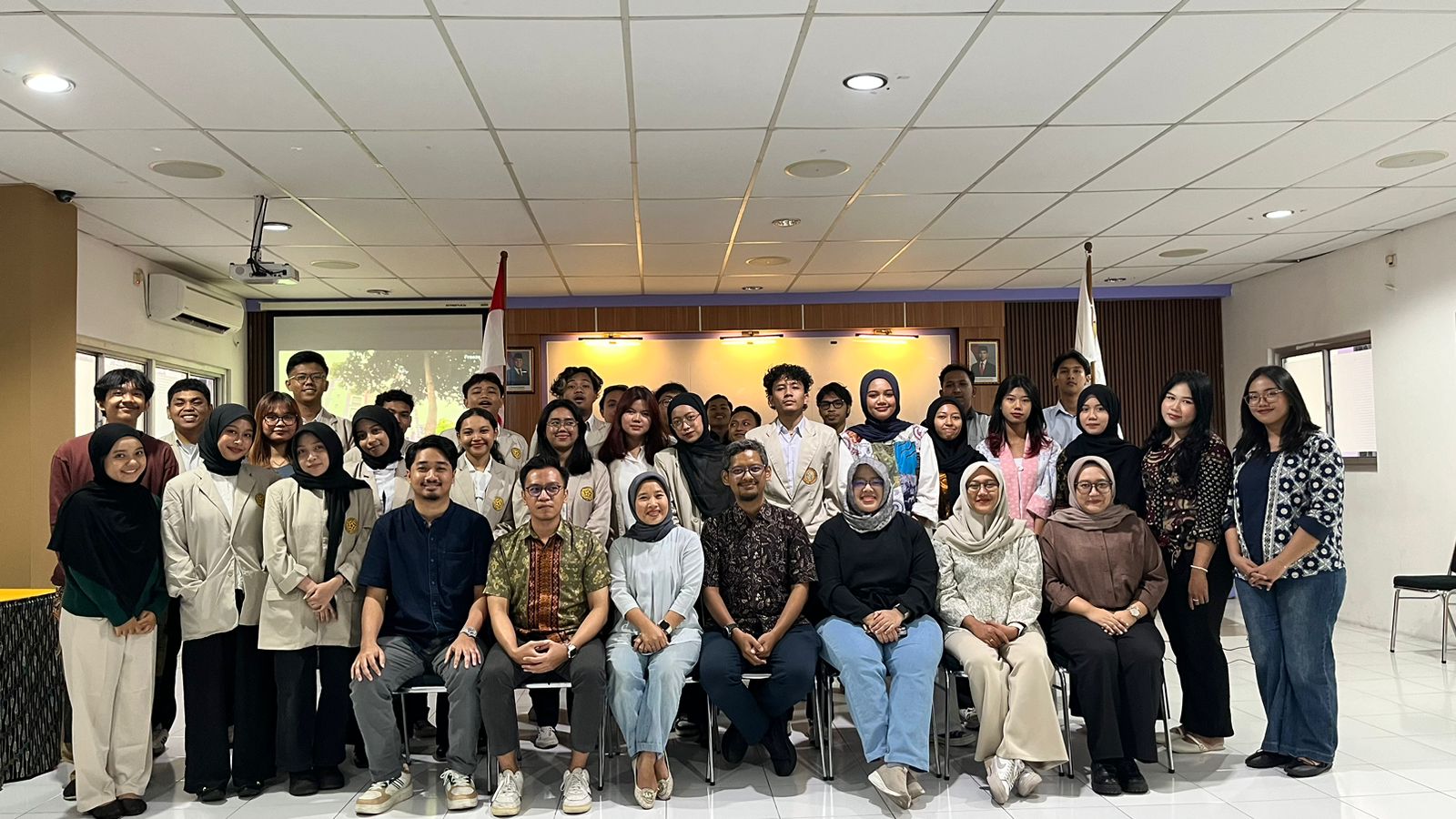 Pelantikan Kepengurusan HMPWK Periode 2025/2026: Komitmen Membangun Organisasi yang Aktif dan Berkualitas